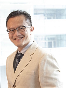 Dr Julian Ong